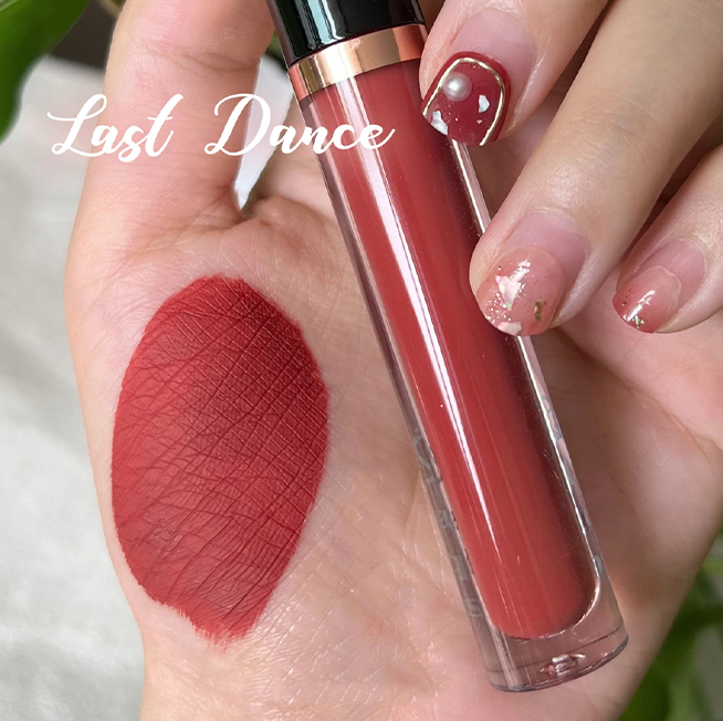 Pink Heart- Shaped Wand Tube Long Lasting Lipgloss/Liquid Lipstick Your Choice Of Glossy, Matte, Nude, Glitter, High Shine, Shimmer, Clear Gloss or Liquid Lipstick 80 Shades